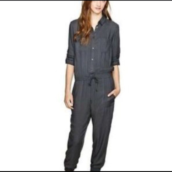 Aritzia Pants - ⭐️Aritzia Ephron charcoal jumpsuit ♥️New list⭐️